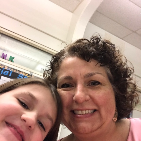 Meet your Posher, Theresa - Picture 1 of 1